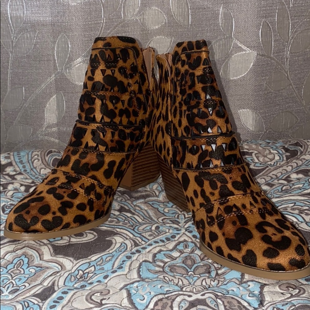 Faux leather leopard print booties